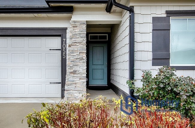 Building Photo - Beautiful home in South East Boise