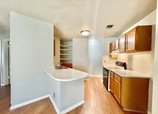 Foto del edificio - 3 Bedroom  2 Bath 1 Story Home!