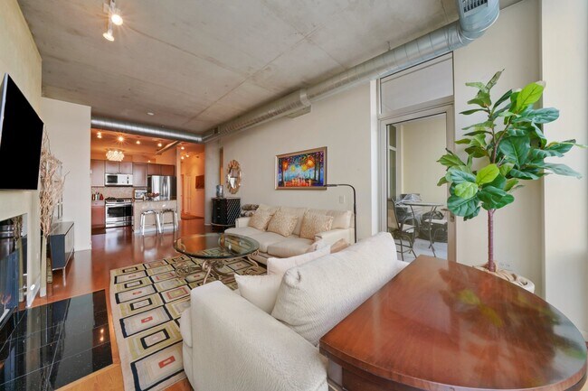Building Photo - 720 N Larrabee St