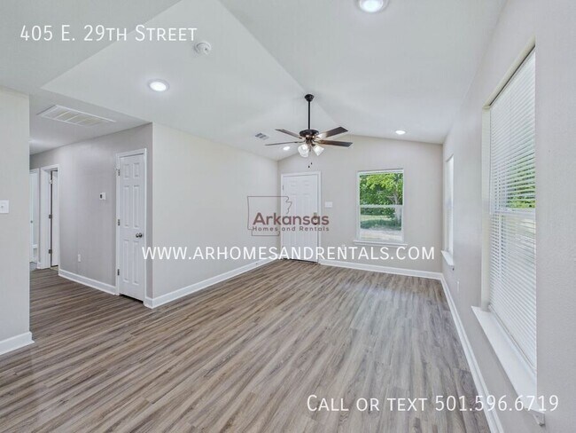 Building Photo - 405 E 29th St
