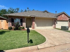 Building Photo - 627 Sisken Ct