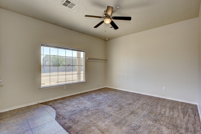 Building Photo - 727 Stampede Dr