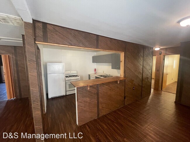 Building Photo - 4 br, 1 bath House - 4217 SE 43rd