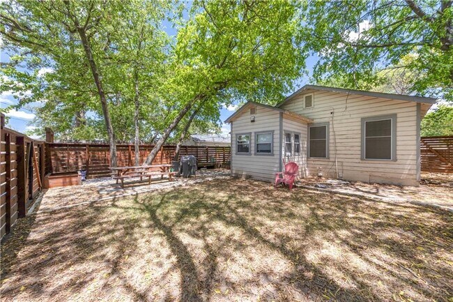 Foto del edificio - 1809 Palma Plaza