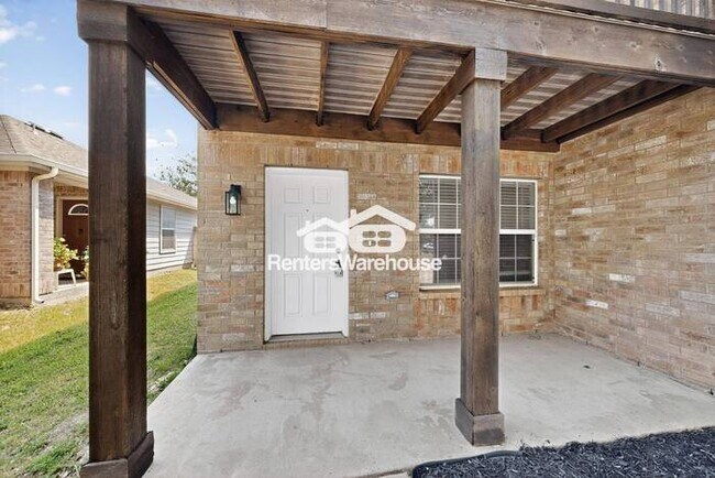 Foto del edificio - Haslet New Listing Completely Refreshed