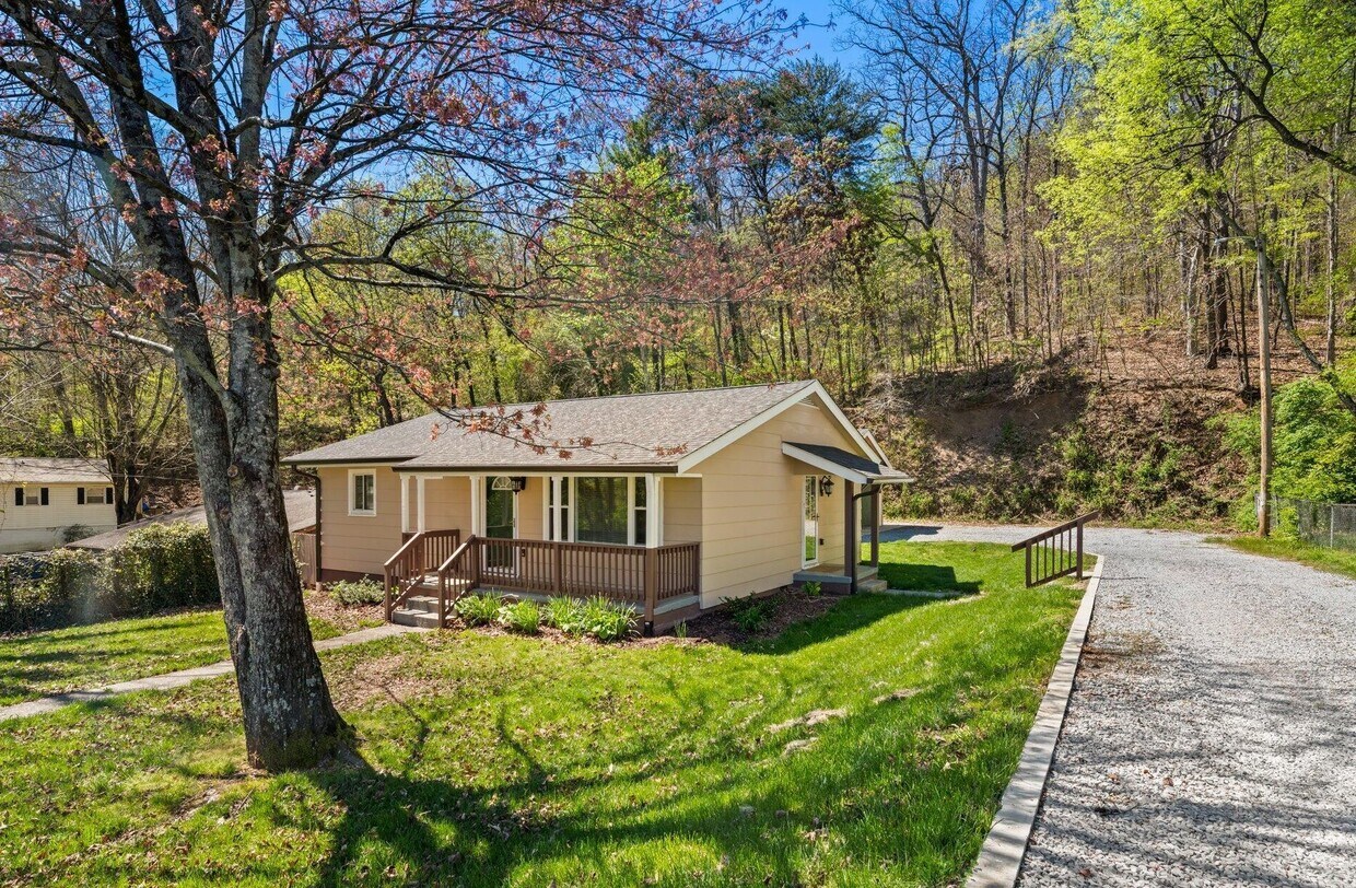 Foto principal - 925 Farragut Ave