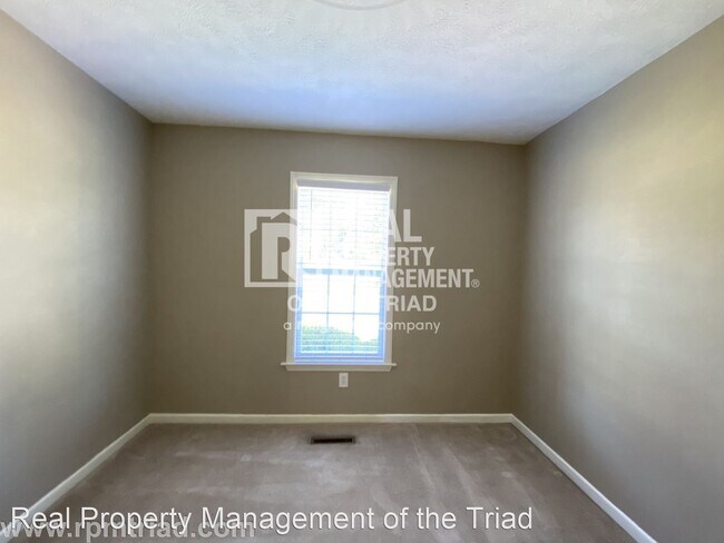 Building Photo - 3 br, 2 bath House - 4059 Village Trace Dr