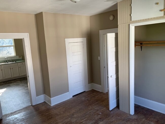 Building Photo - Nice Cottage Close to Everything Now for Rent