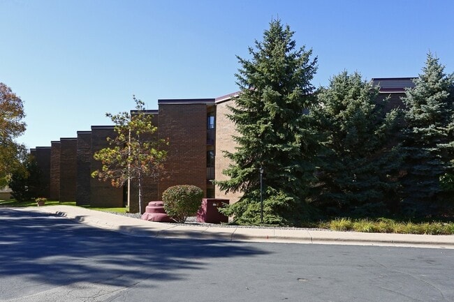 Interior Photo - Granite Place-1011-11013