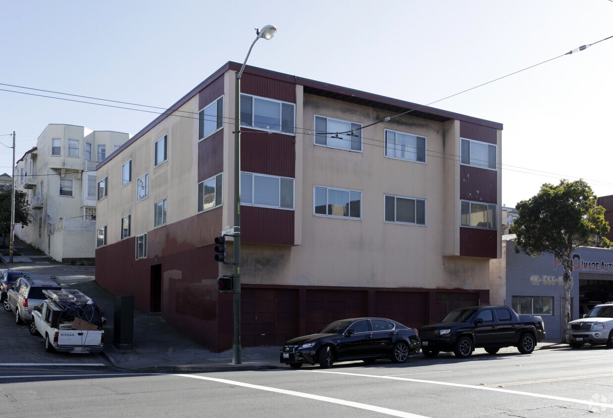 Primary Photo - 2 Italy Ave