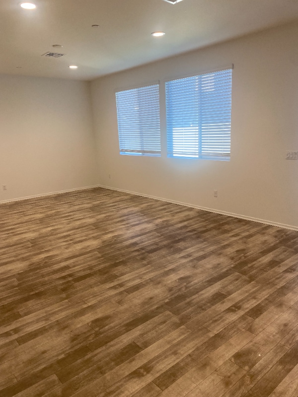 Foto del edificio - 24287 White Willow Ave