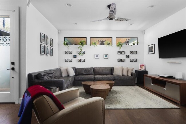 Building Photo - 4420 Mt Vernon Dr