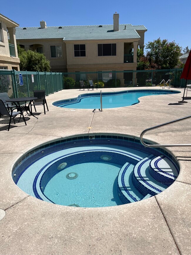 Foto del edificio - 5155 W Tropicana Ave