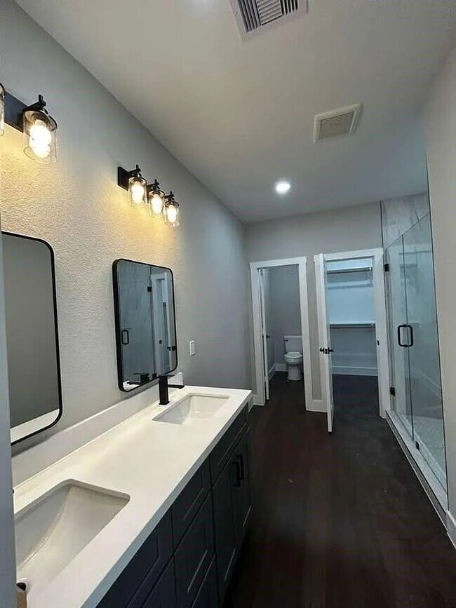 Foto del edificio - 704 Avenue I