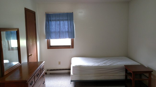 Bedroom - 2538 Hope Dr