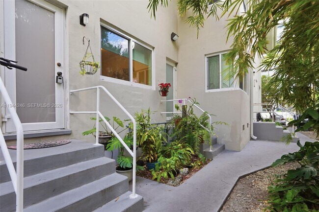 Foto del edificio - 9881 W Bay Harbor Dr