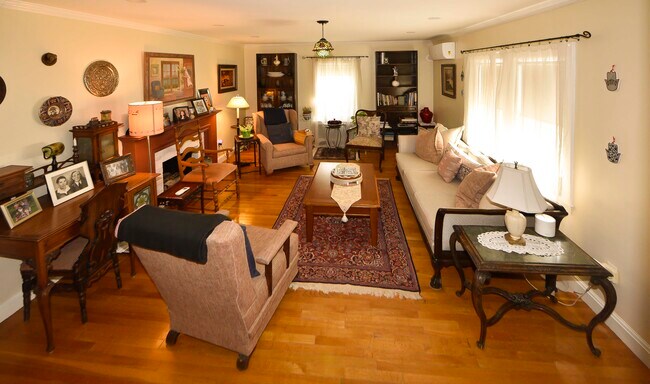 Living Room - 34 Wessex Rd