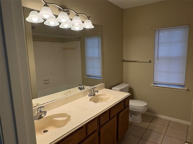 Foto del edificio - 3310 Mulberry Hill Ln