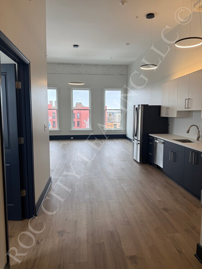 Building Photo - 151 St Paul St