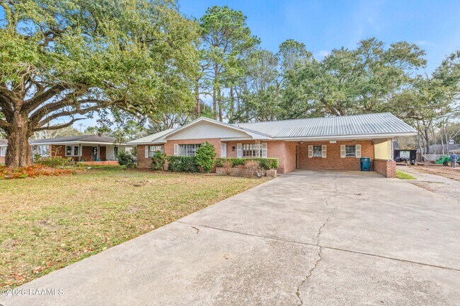 Foto del edificio - 240 N College Rd