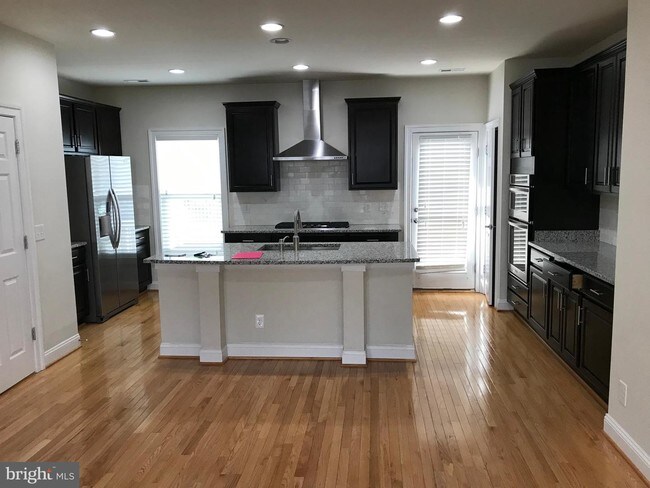 Foto del edificio - 3083 Waterloo Ln