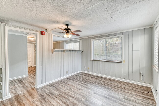 Building Photo - 706 Chickamauga Ave
