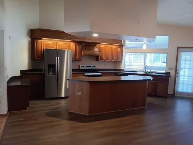 Foto del edificio - 3 Bedroom 2.5 bathroom Pool Home