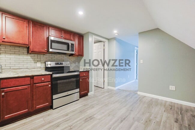 Building Photo - 4 E Broadway