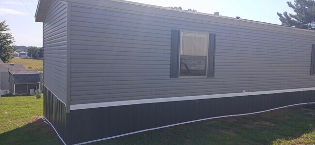 Foto del edificio - 4 Evergreen Ct