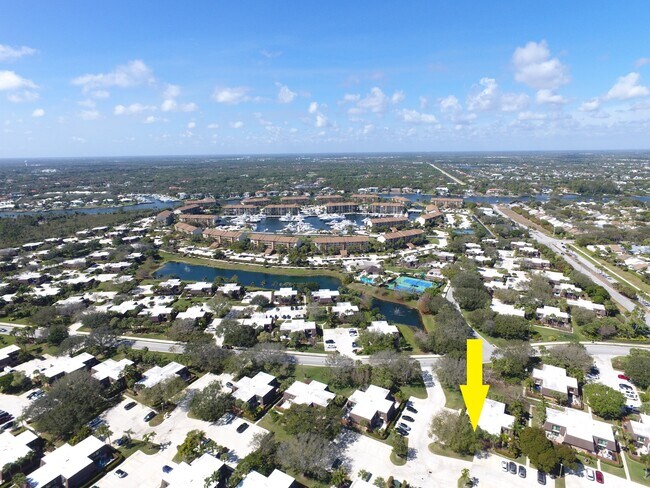 Building Photo - 1403 14th Ct