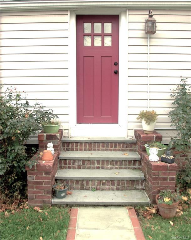 Building Photo - 102 N Midland Ave