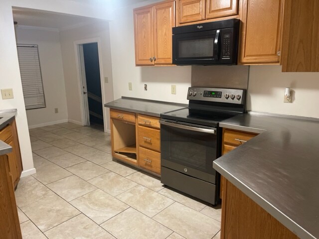 Primary Photo - 12716 Gillespie Ave