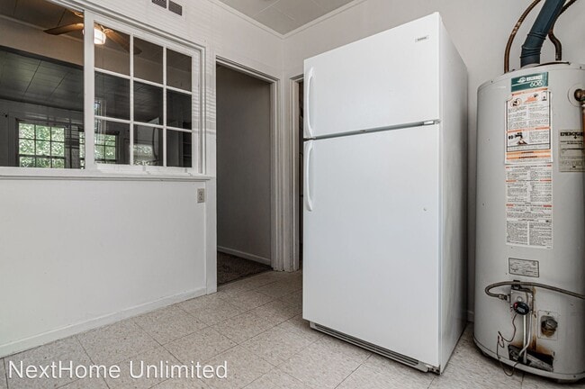 Building Photo - 2 br, 1 bath House - 736 W. 1st Street