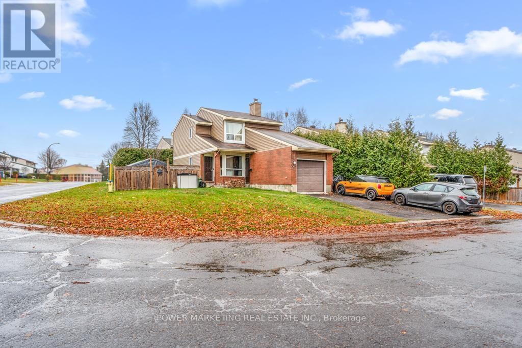 Building Photo - 1631 Saxony Crescent