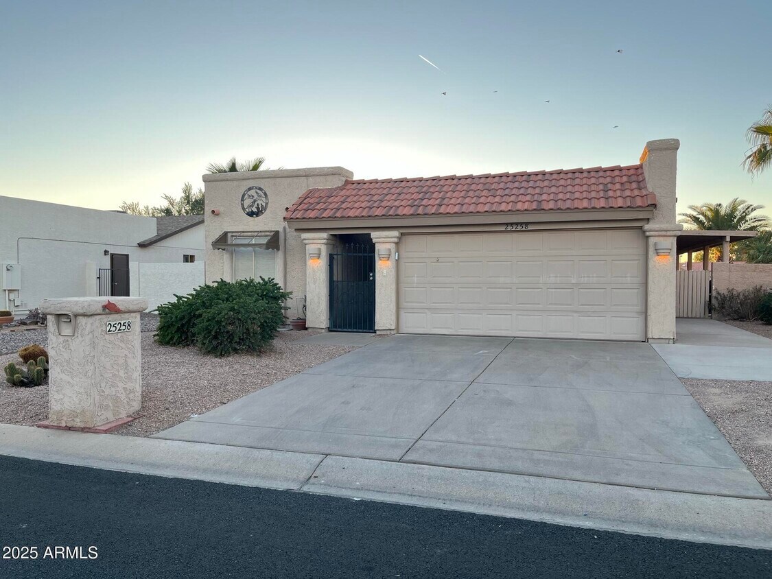 Foto principal - 25258 S Pinewood Dr