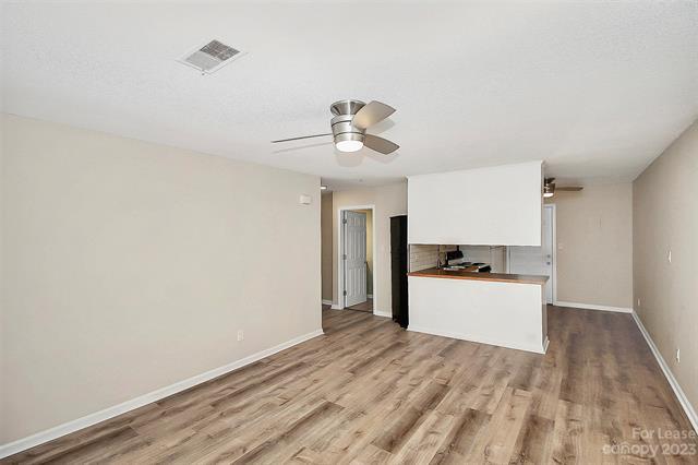 Foto del edificio - 2332 Woodbridge Dr