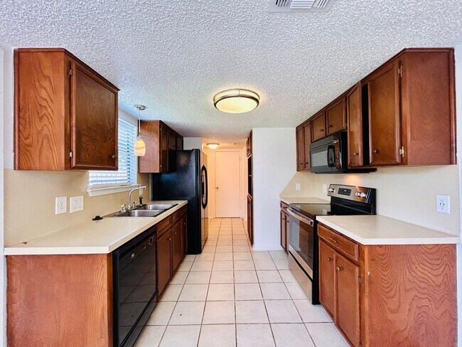 Foto del edificio - 8800 Clearbrook Trail