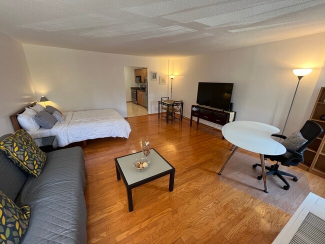 Living Space - 44 Washington St