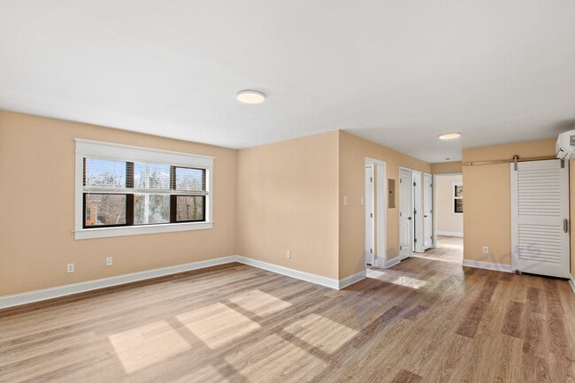 Building Photo - Seymour Apartments