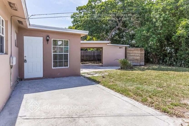 Building Photo - 3531 SW 15th Ct