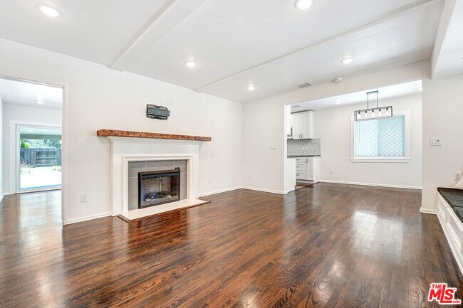 Foto del edificio - 13143 Bloomfield St