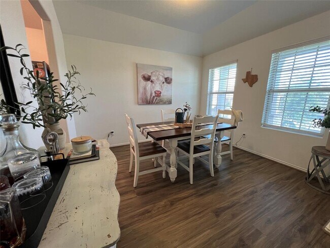 Foto del edificio - 1224 Matt Ln