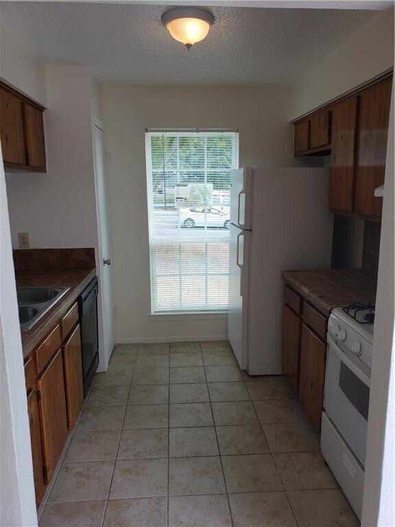 Foto del edificio - 1922 Gracy Farms Ln