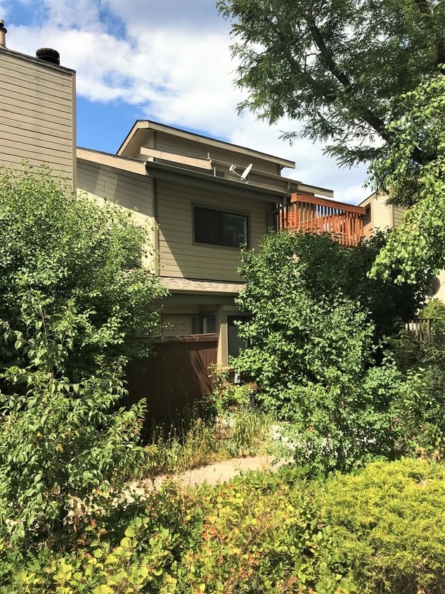 Beautiful Townhome in Lakewood Townhome Rentals in Lakewood CO