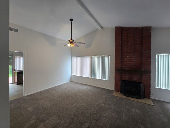 Building Photo - Cul-De-Sac: 4 Bedroom 2 Bath Home,