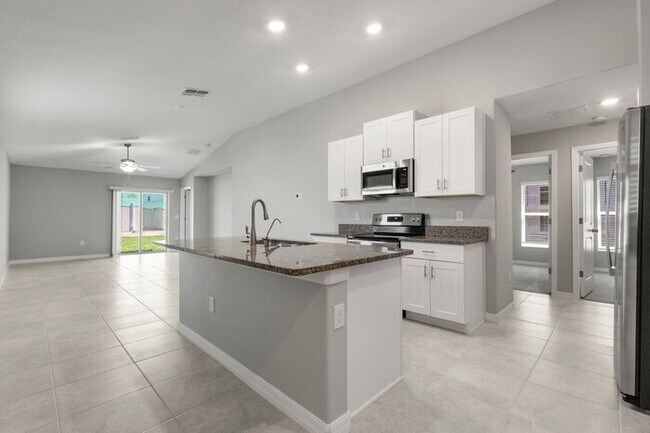 Foto del edificio - LIKE NEW Home for Rent in Cypress Mill!