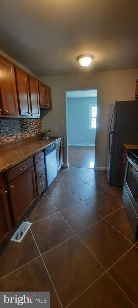 Building Photo - 1807 Lowland Way