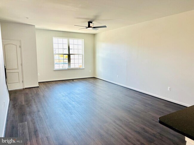 Foto del edificio - 9448 Adelaide Ln