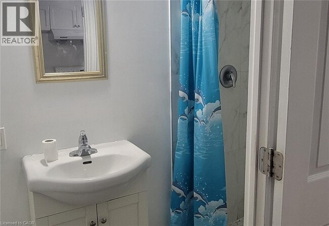 Building Photo - 153 Huber St