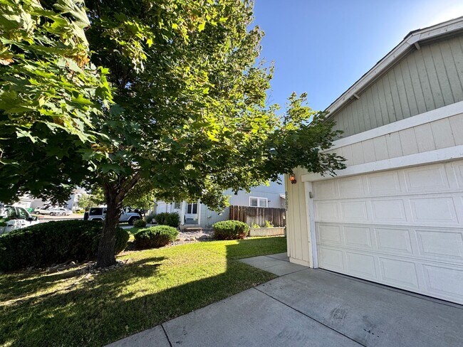 Building Photo - 9587 Autumn Leaf Way